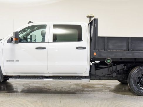 Used 2019 GMC Sierra 3500 4x4 Crew Cab w/ Sierra Convenience Package image 6