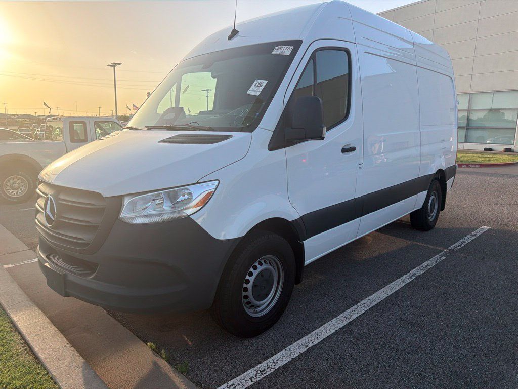 Used 2025 Mercedes-Benz Sprinter 2500 image 1