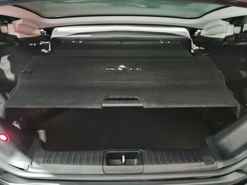 Used 2013 Mercedes-Benz SL 550 image 34