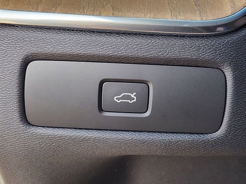 New 2026 Volvo XC60 B5 Plus w/ Protection Package Premier AWD/4WD image 12