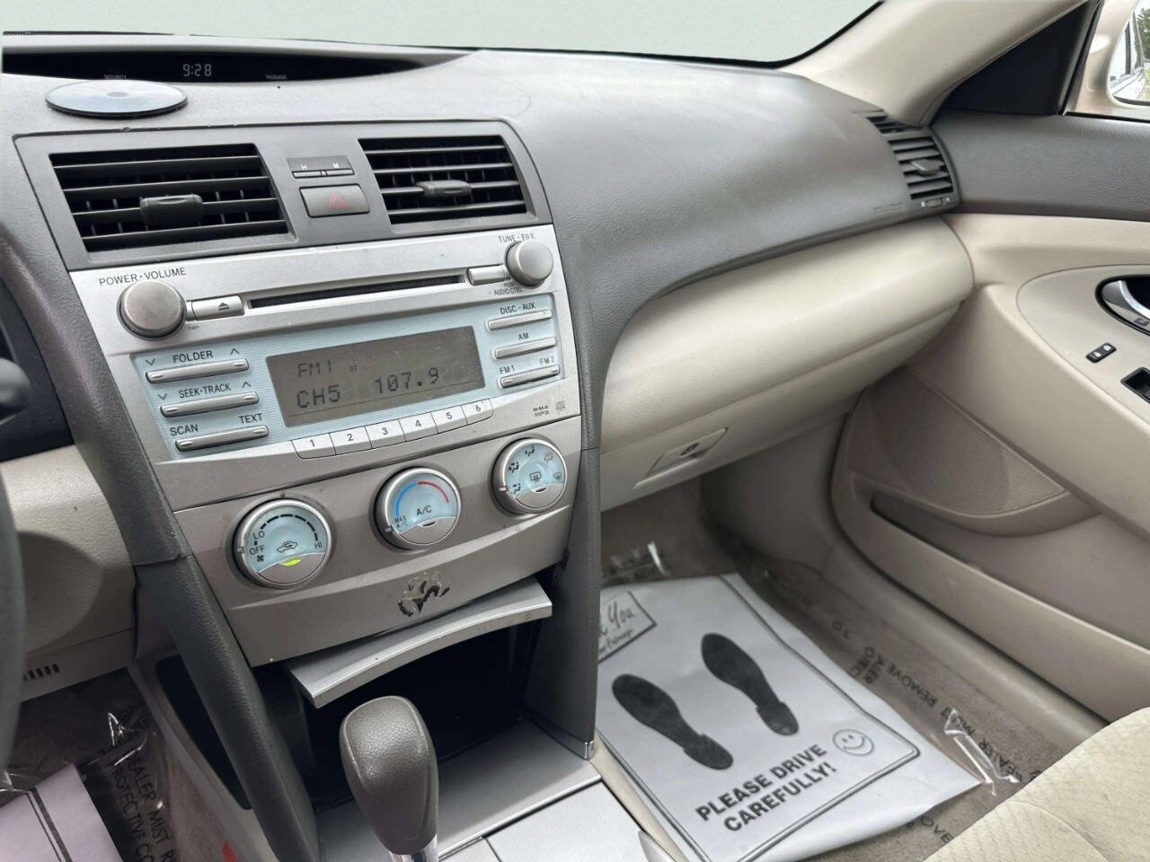 Used 2009 Toyota Camry LE FWD image 27