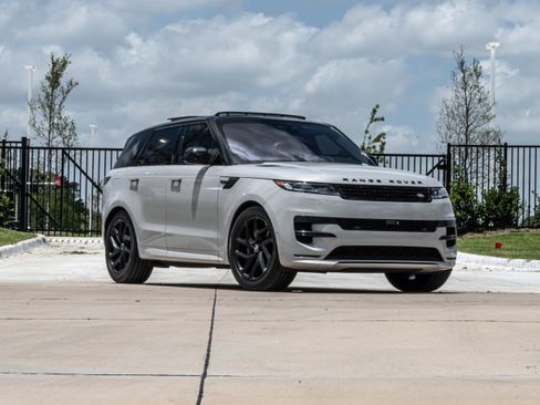 Used 2023 Land Rover Range Rover Sport SE Dynamic AWD/4WD image 2