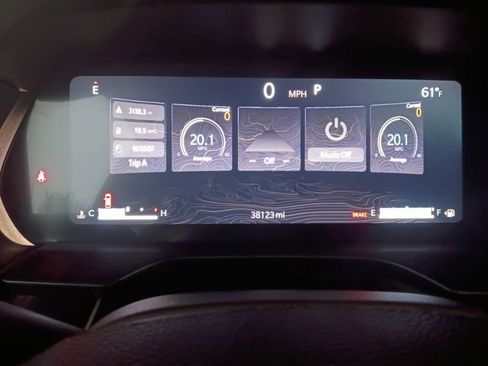 Used 2025 Jeep Grand Cherokee Altitude AWD/4WD image 2