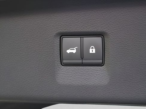 Used 2025 INFINITI QX60 Sensory w/ Cargo Package AWD/4WD image 18