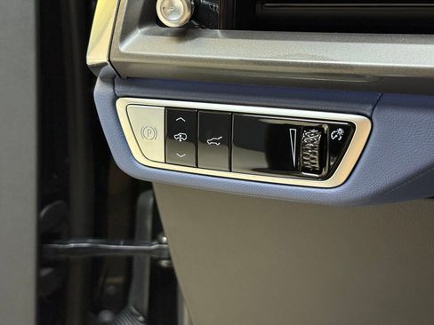 New 2026 Cadillac Vistiq Premium Luxury AWD/4WD image 31