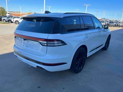 Used 2025 Lincoln Aviator Reserve w/ Equipment Group 201A AWD/4WD image 5