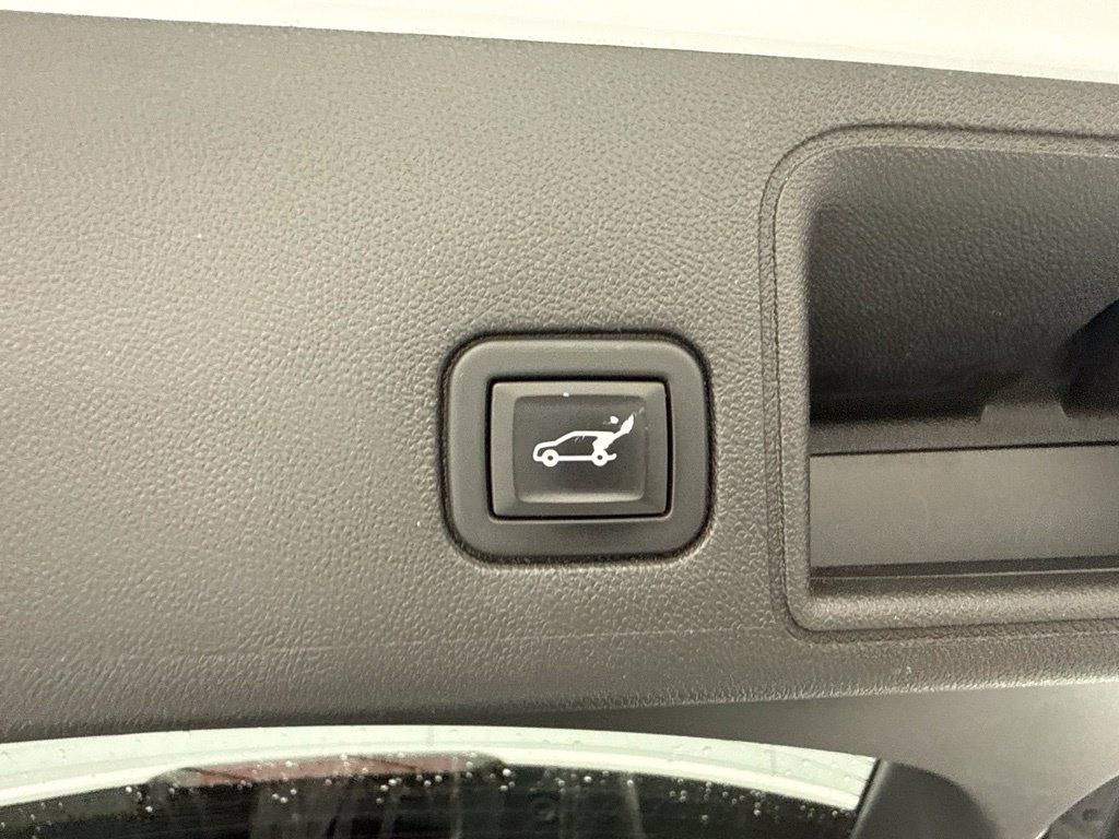 Used 2020 GMC Terrain SLT w/ Preferred Package FWD image 11