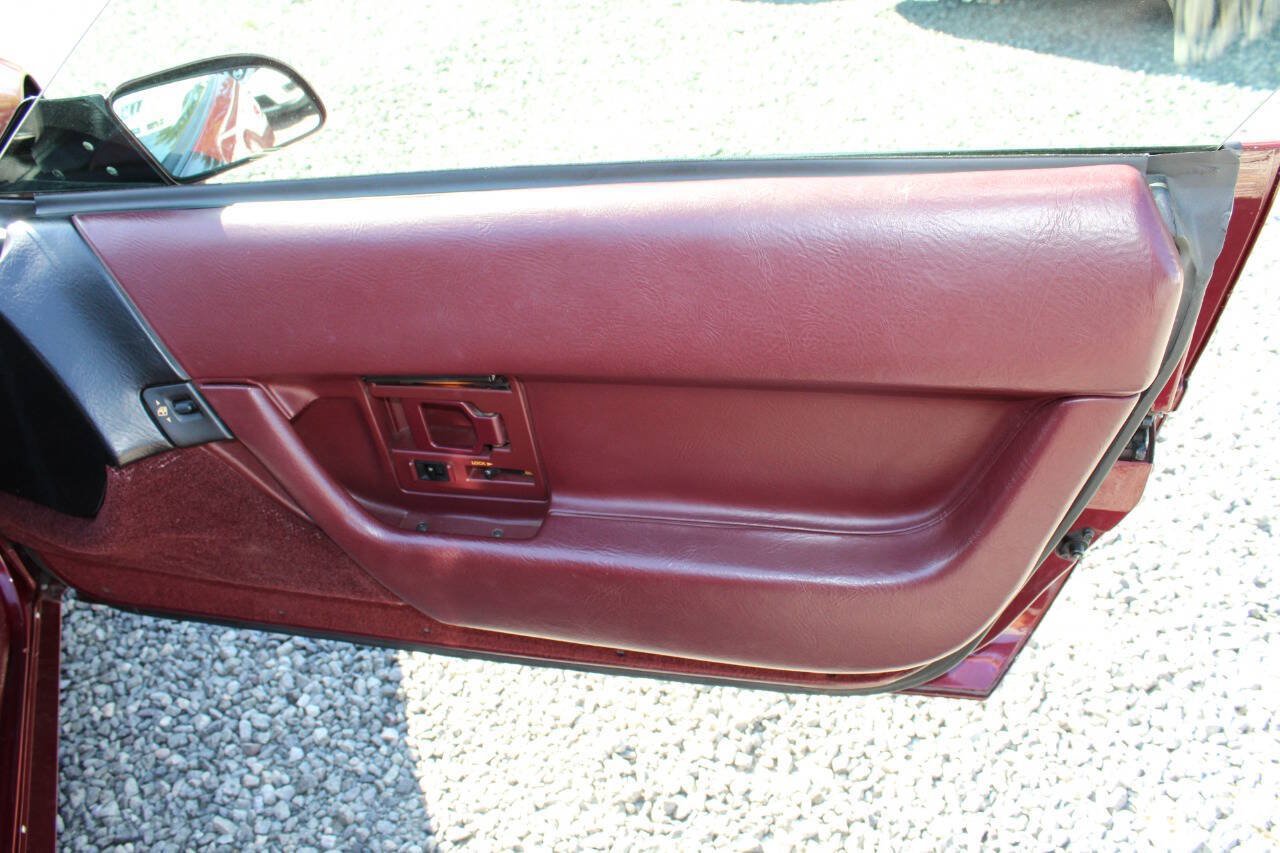 Used 1993 Chevrolet Corvette Convertible RWD image 18