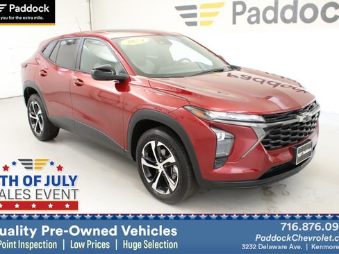 Used 2024 Chevrolet Trax RS w/ Sunroof Package FWD image 1