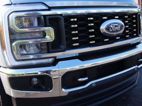 Used 2023 Ford F350 Lariat w/ Lariat Ultimate Package AWD/4WD image 28