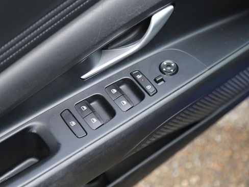 Used 2024 Hyundai Elantra Limited image 20