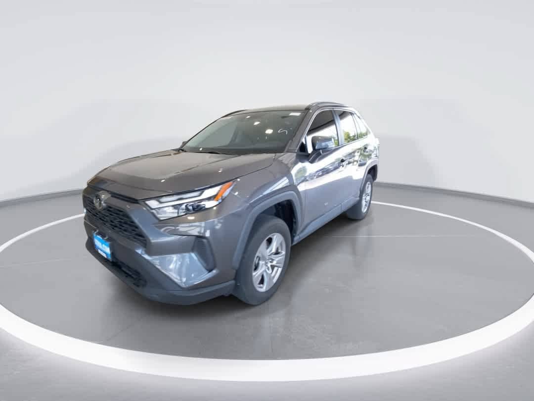 Used 2024 Toyota RAV4 XLE AWD/4WD image 4
