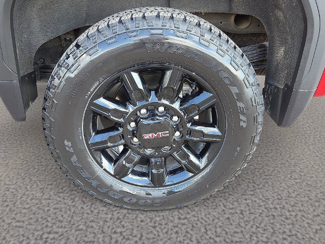 Used 2025 GMC Sierra 2500 AT4 w/ Technology Package AWD/4WD image 8