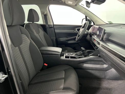 Used 2024 Kia Sorento LX image 31