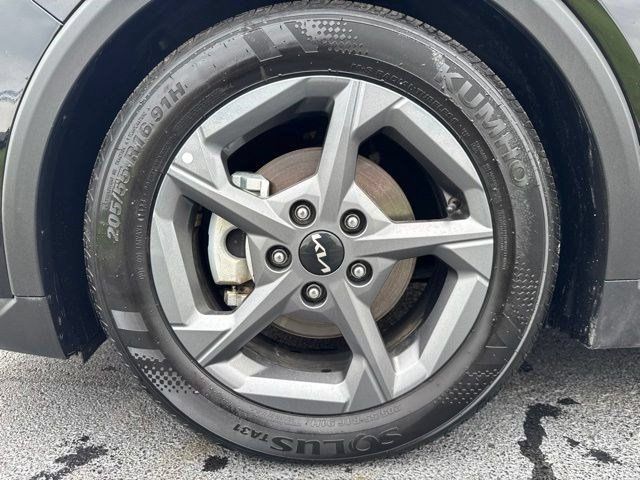Used 2025 Kia K4 FWD image 46