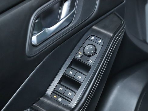 Used 2024 Nissan Rogue SV image 16