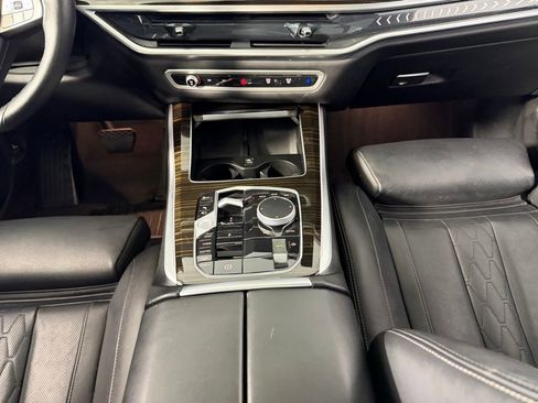 Used 2025 BMW X5 xDrive50e image 16