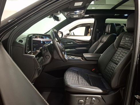 Used 2023 Cadillac Escalade Sport Platinum AWD/4WD image 16