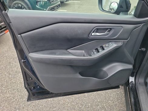 Used 2024 Nissan Rogue SV FWD image 16