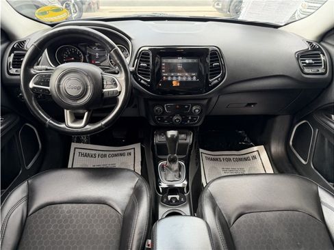 Used 2019 Jeep Compass Latitude FWD image 27