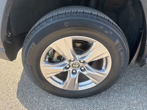 Used 2022 Toyota RAV4 XLE w/ Convenience Package image 14