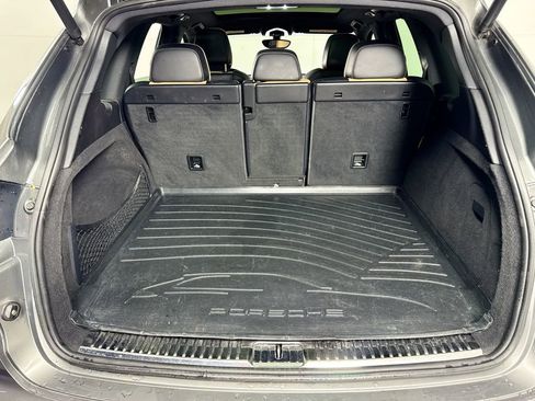 Used 2016 Porsche Cayenne S image 32