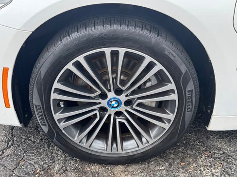Used 2019 BMW 530e w/ Convenience Package image 10