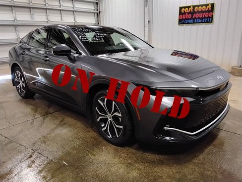 Used 2023 Toyota Crown AWD/4WD image 1