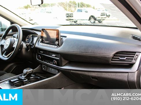 Used 2024 Nissan Rogue SV image 20