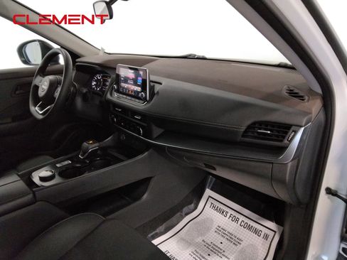 Used 2023 Nissan Rogue S image 39