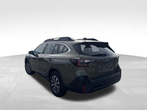 Used 2021 Subaru Outback Premium AWD/4WD image 4
