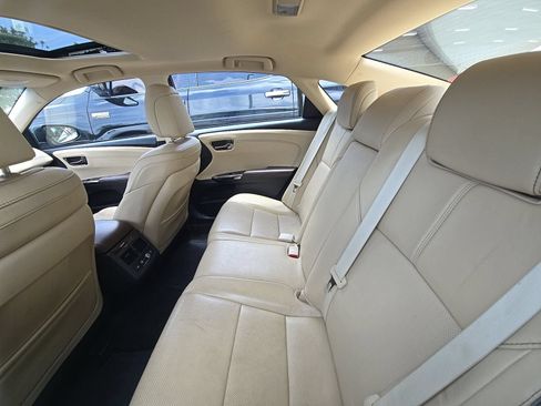 Used 2014 Toyota Avalon Limited w/ Technology Package FWD image 4
