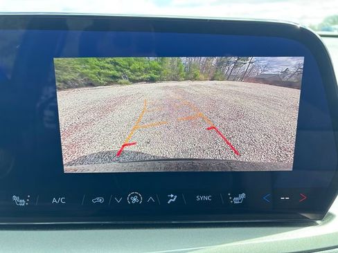 Used 2025 Chevrolet Traverse LT w/ Sun and Wheel Package AWD/4WD image 25