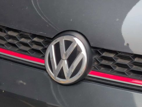 Used 2015 Volkswagen Golf 4-Door FWD image 12