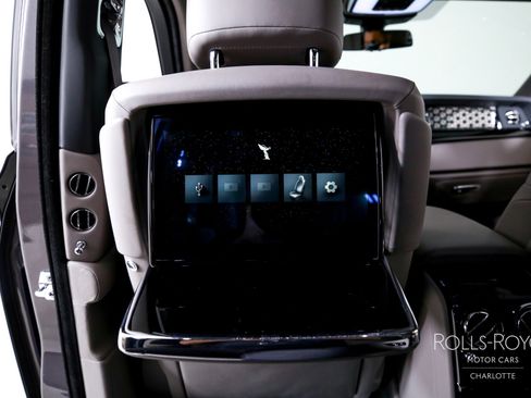 Used 2025 Rolls-Royce Phantom Sedan image 20