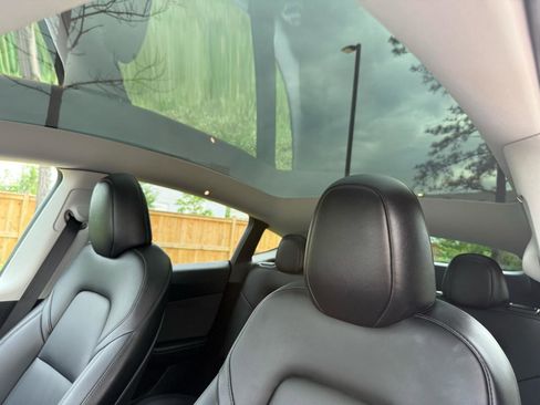 Used 2025 Tesla Model Y Long Range AWD/4WD image 19