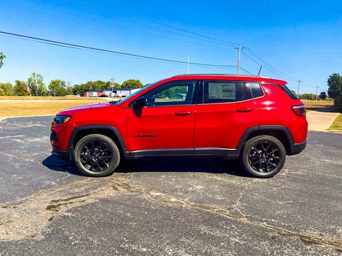 New 2025 Jeep Compass Latitude w/ Altitude Special Edition image 4