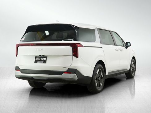 Used 2026 Kia Carnival LXS FWD image 5