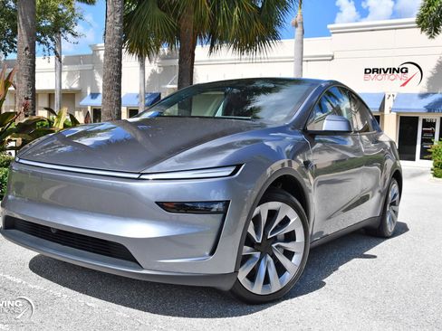 Used 2026 Tesla Model Y AWD image 40