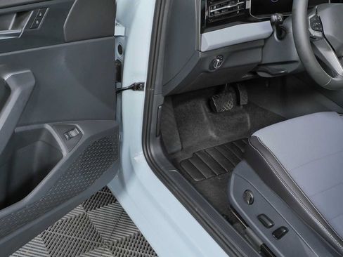 New 2026 Volkswagen Jetta SE FWD image 7