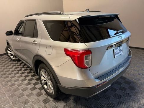 Used 2023 Ford Explorer XLT w/ Equipment Group 202A AWD/4WD image 9