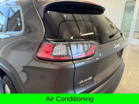 Used 2019 Jeep Cherokee Latitude Plus w/ Cold Weather Group image 3