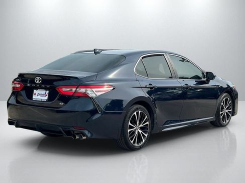 Used 2019 Toyota Camry SE FWD image 5