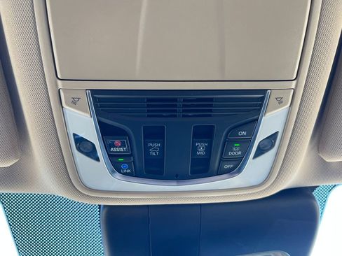 Used 2023 Acura RDX Advance Package image 33