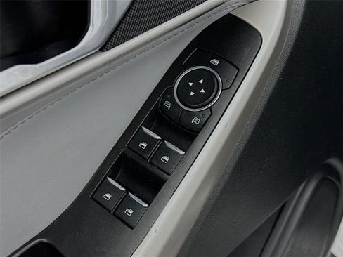 Used 2022 Ford Explorer XLT w/ Equipment Group 202A image 22