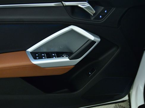 Used 2021 Audi Q3 2.0T Premium w/ Convenience Package image 9