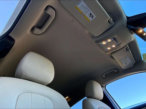 Certified 2021 Mercedes-Benz GLA 250 image 12