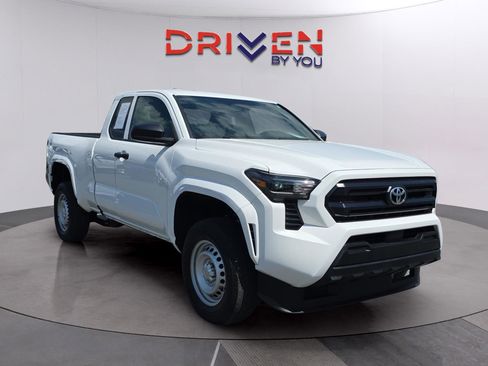 Used 2024 Toyota Tacoma SR image 8