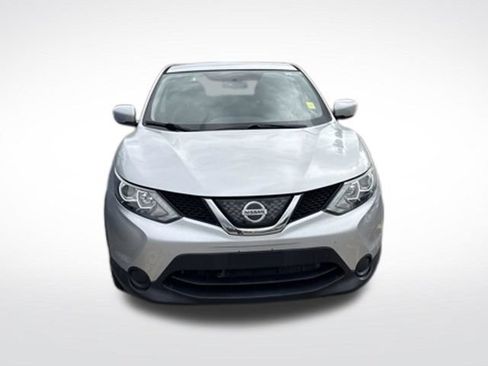Used 2018 Nissan Rogue Sport S FWD image 2