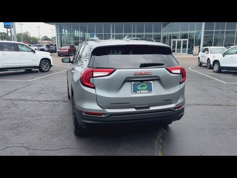 Used 2023 GMC Terrain SLE w/ Driver Convenience Package AWD/4WD image 7